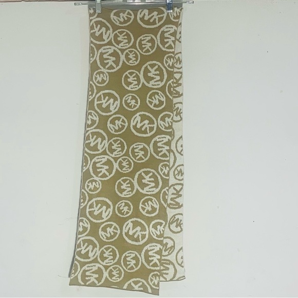 Michael Kors Beige and White Scarf - Picture 7 of 7